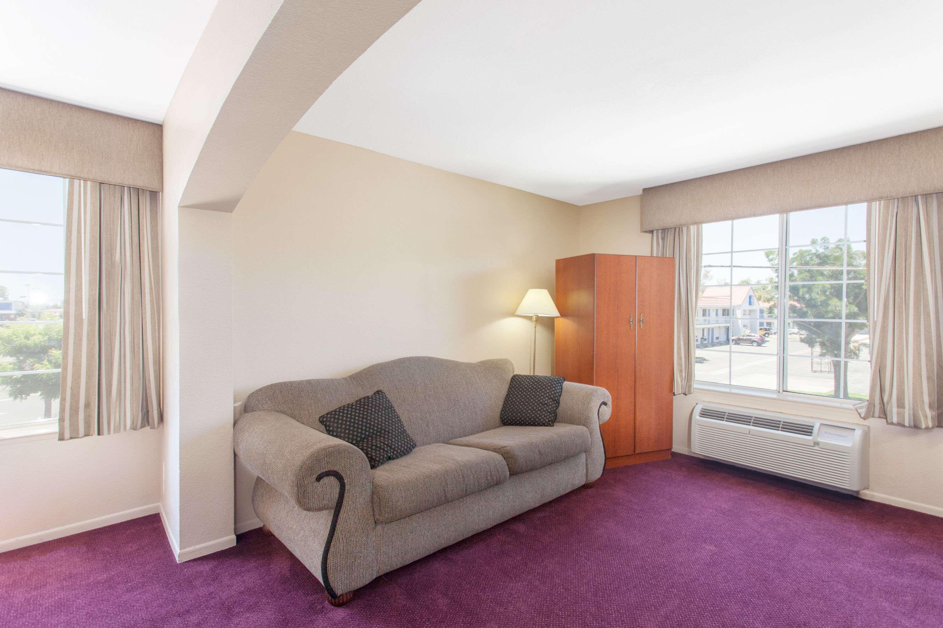 Hotel Ramada By Wyndham Northwest Fresno