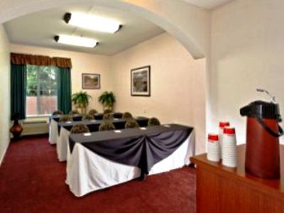 Ramada By Wyndham Northwest Hotel 3*