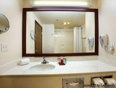 Ramada By Wyndham Northwest 3*